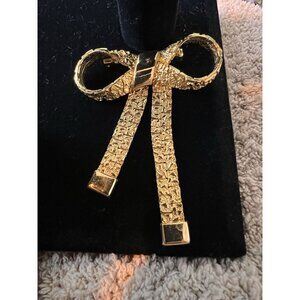 Vintage Textured Gold Tone Bow Brooch Pin Ribbon Dangles Shiny Jewelry